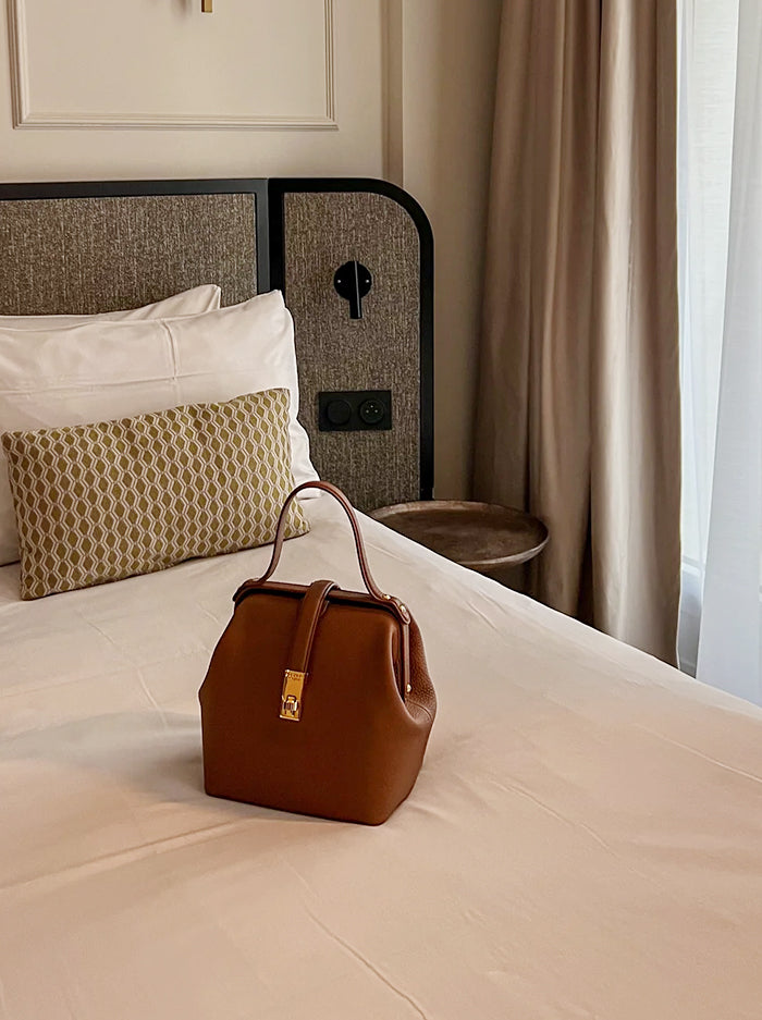 Minimalist Vegan Leather Bag – Tan